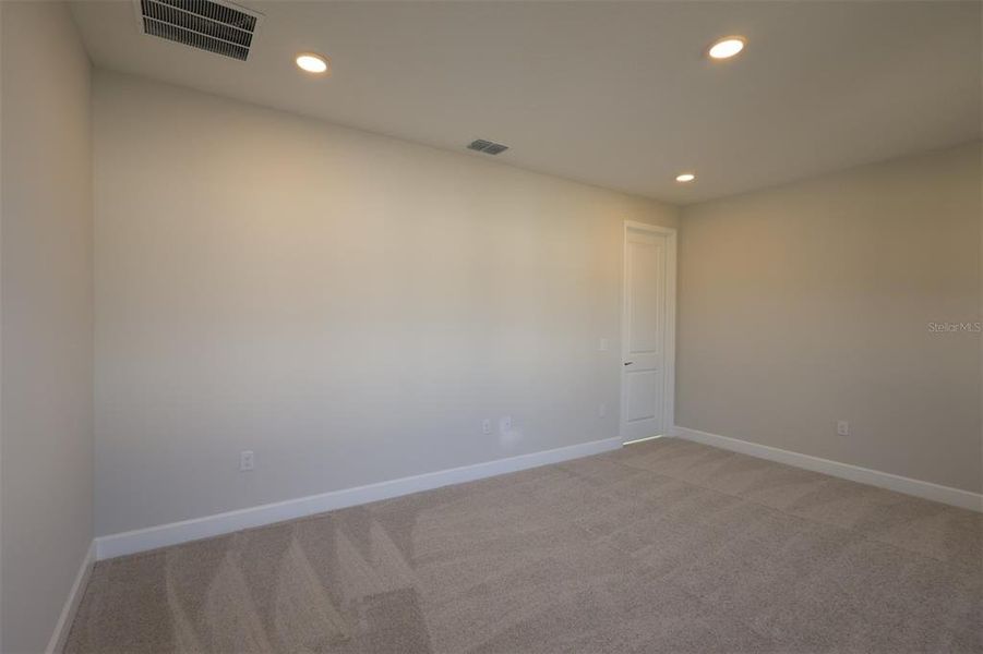 Spacious, unfurnished interior of a new home in Emerson Pointe, Apopka (Image 11).