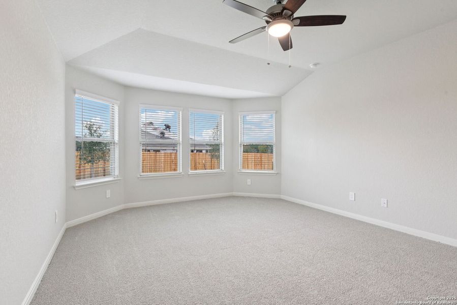 Spacious, unfurnished interior of a new home in Fox Falls, Boerne (Image 31).