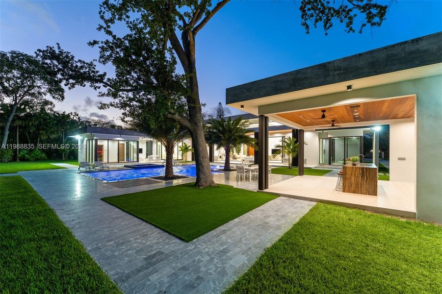 Exterior details and patio area of a home in , Miami (Image 26).