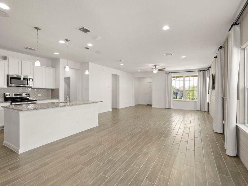 Spacious, unfurnished interior of a new home in Cool Water at Sonterra, Jarrell (Image 23).