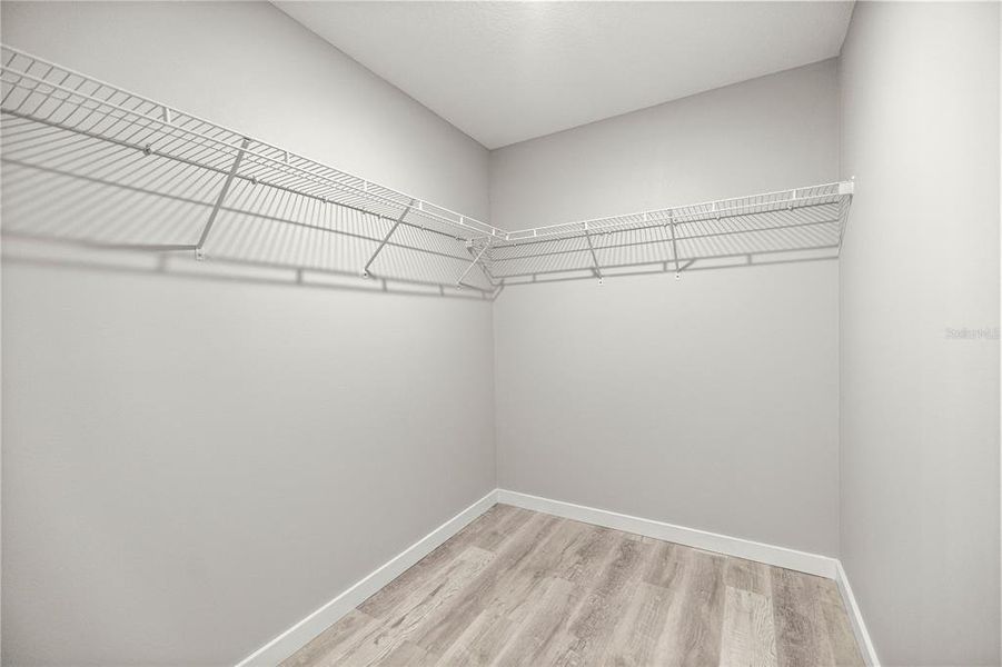 Spacious, unfurnished interior of a new home in , Ocala (Image 23).