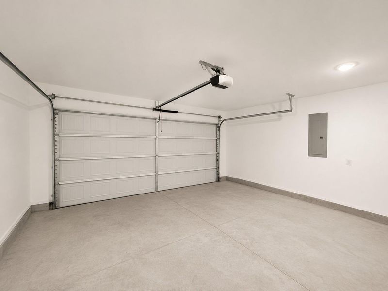 Spacious, unfurnished interior of a new home in , Katy (Image 21).