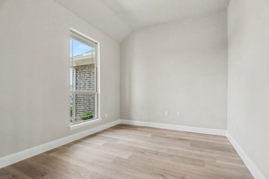 Spacious, unfurnished interior of a new home in Cole Crossing Estates, DeSoto (Image 16).