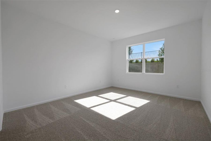 Spacious, unfurnished interior of a new home in Seaport Village, Tavares (Image 17).