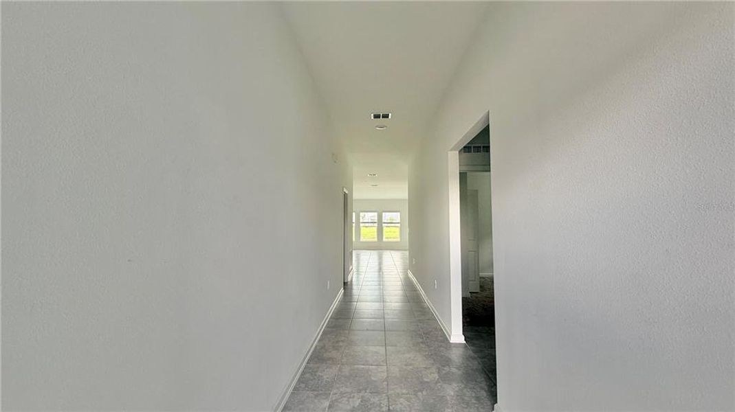 Spacious, unfurnished interior of a new home in Westview, Kissimmee (Image 32).