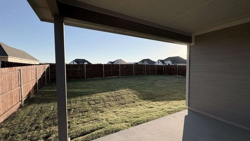 Exterior details and patio area of a home in Sandstone Estates, Granbury (Image 18).