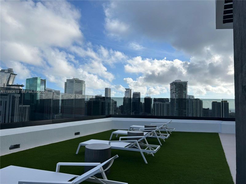 Community amenities in , Miami (Image 33).