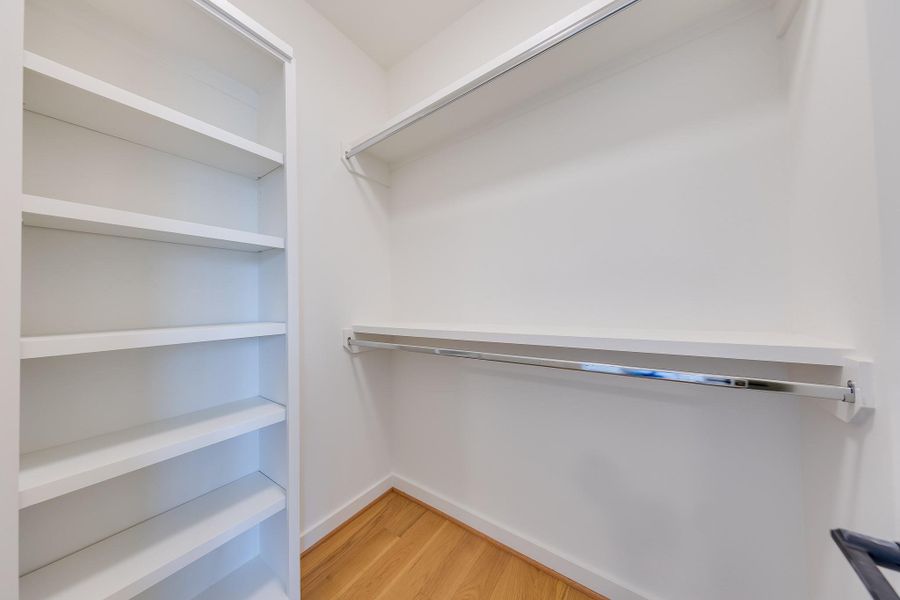 Spacious, unfurnished interior of a new home in , Houston (Image 38).