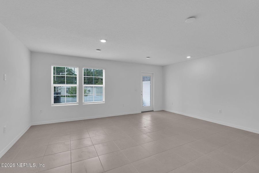 Spacious, unfurnished interior of a new home in , Jacksonville (Image 20).