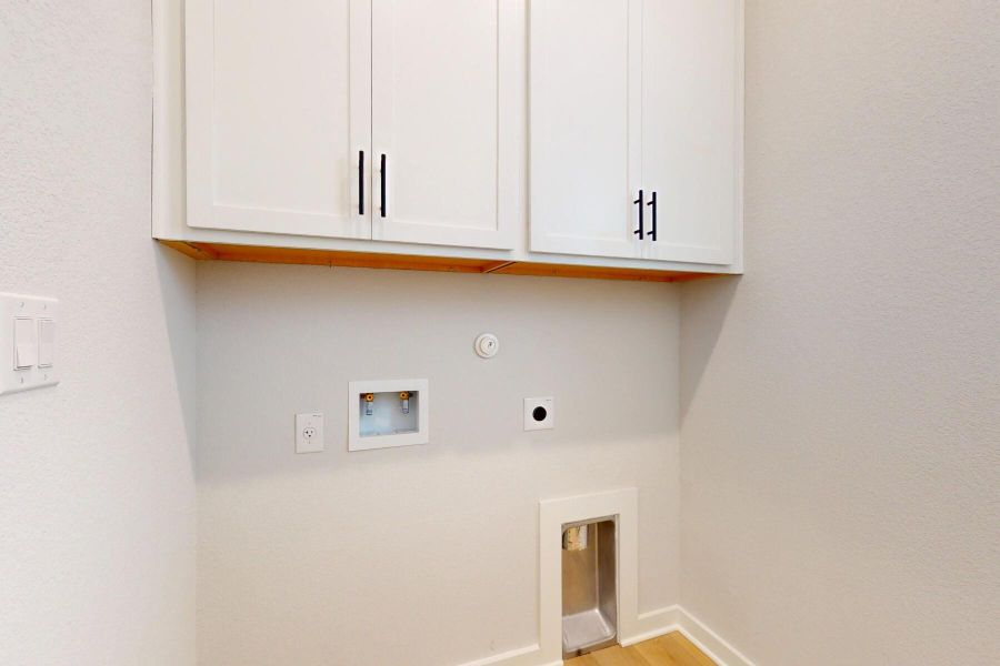 Spacious, unfurnished interior of a new home in Estancia West, Manchaca (Image 25). Spacious, unfurnished interior of a new home in Estancia West, Manchaca (Image 25).