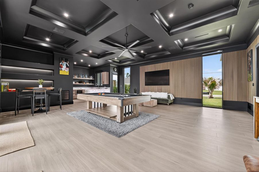 GAMEROOM / MULTIGENERATIONAL SUITE