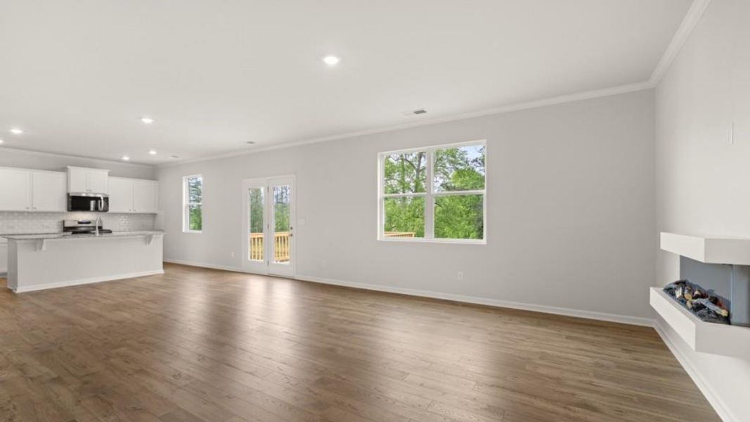 Spacious, unfurnished interior of a new home in Thompson Ridge, Dallas (Image 17).