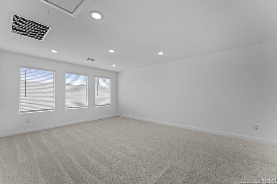Spacious, unfurnished interior of a new home in Voss Farms: Coastline Collection, New Braunfels (Image 16).