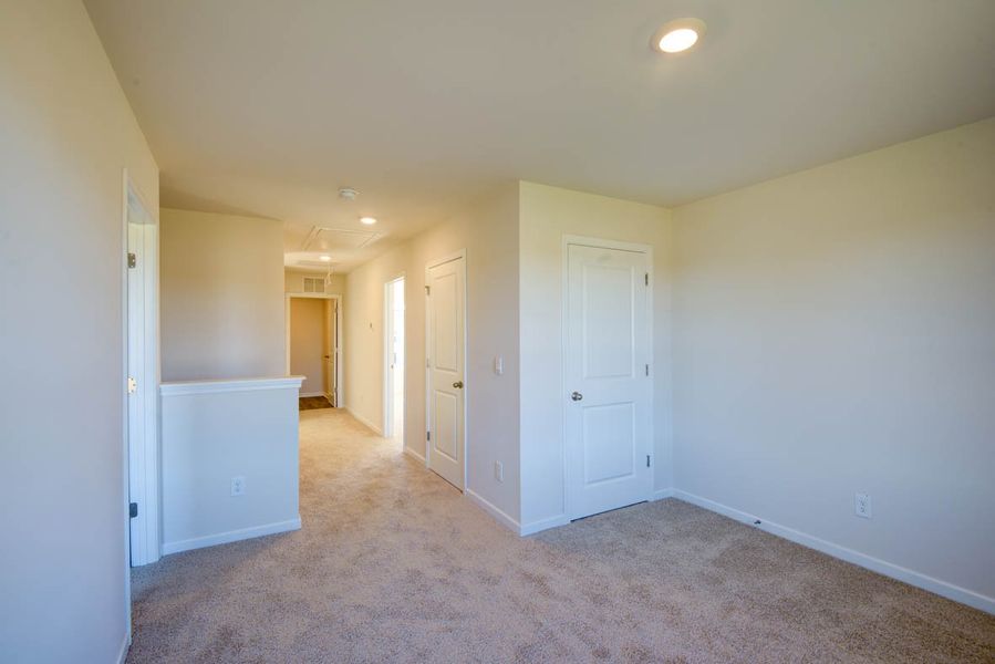 Representative unfurnished interior of a home built from the Penwell by D.R. Horton in Carter Ridge, Greenville (Image 21).