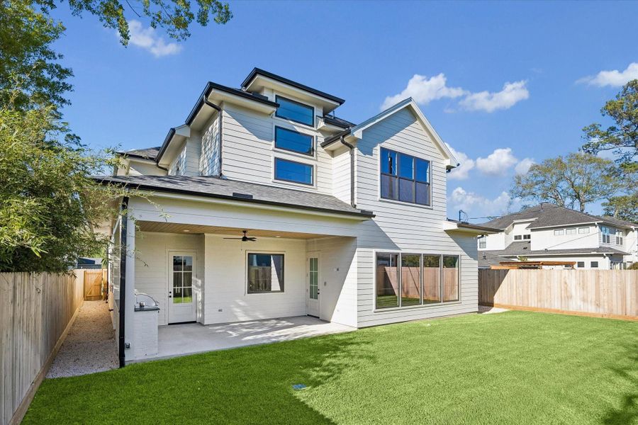 **PREVIOUS BUILDER WORK** **PREVIOUS BUILDER WORK**