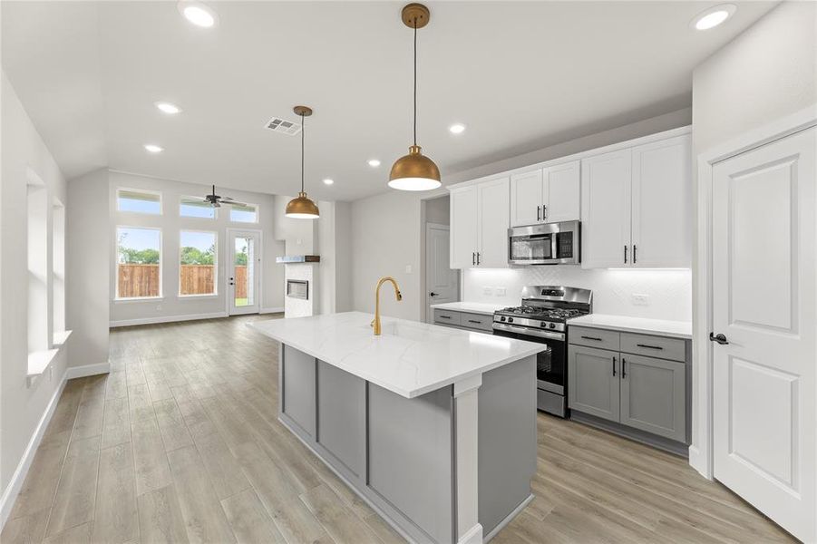 6_07. 2244 Aspen Chase - Kitchen (2)