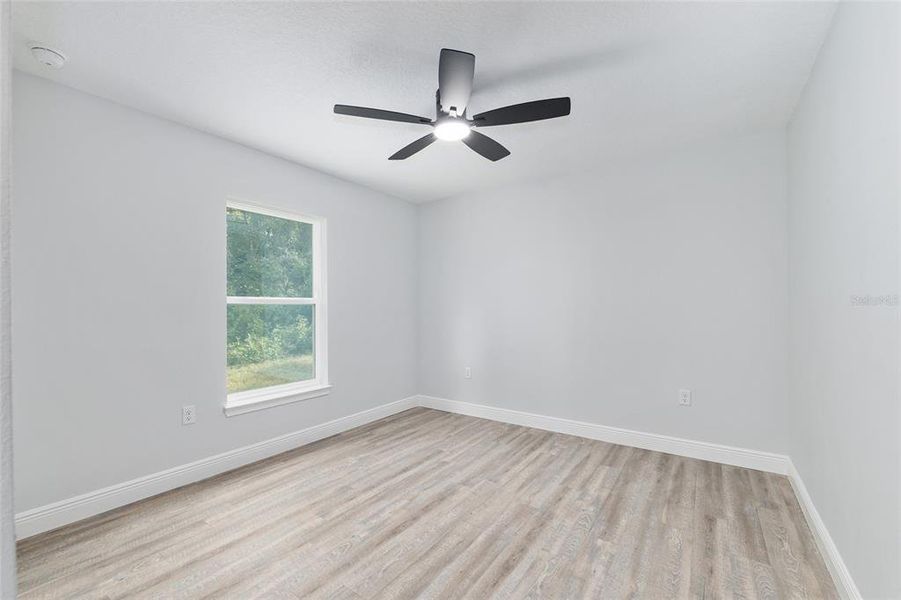 Spacious, unfurnished interior of a new home in , Dunnellon (Image 28).
