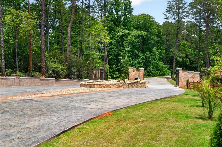 Image 85 of a home in .