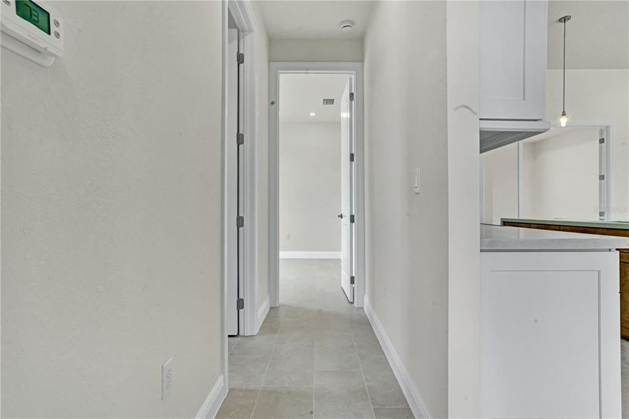 Spacious, unfurnished interior of a new home in , Cape Coral (Image 25).