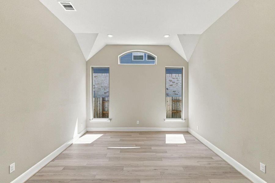 Spacious, unfurnished interior of a new home in Coastal Point, League City (Image 32).