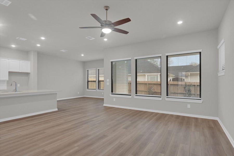 Spacious, unfurnished interior of a new home in Summer Place  35', Montgomery (Image 24).