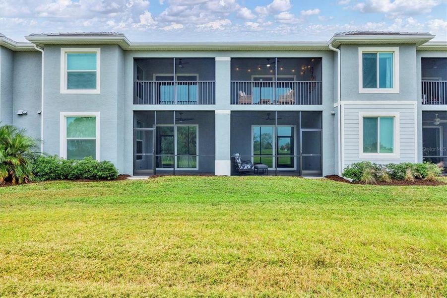 Exterior details and patio area of a home in , Venice (Image 3).