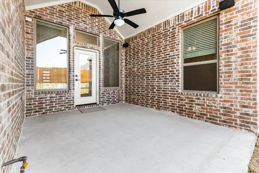 Image 23 of a home in Oaks of North Grove.