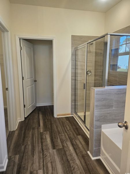 Spacious, unfurnished interior of a new home in Grissett Landing, Conway (Image 12).