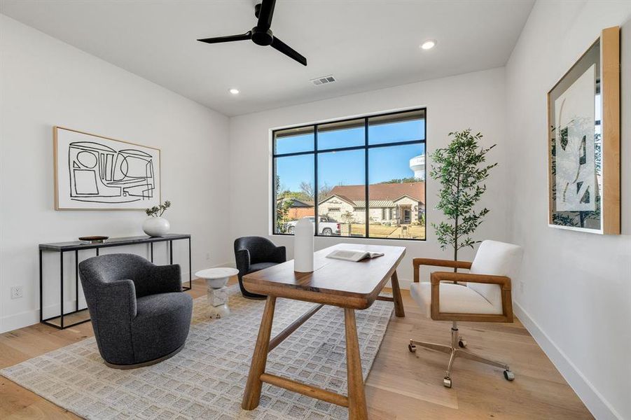 Furnished interior view inside a new home in , Farmers Branch (Image 17).