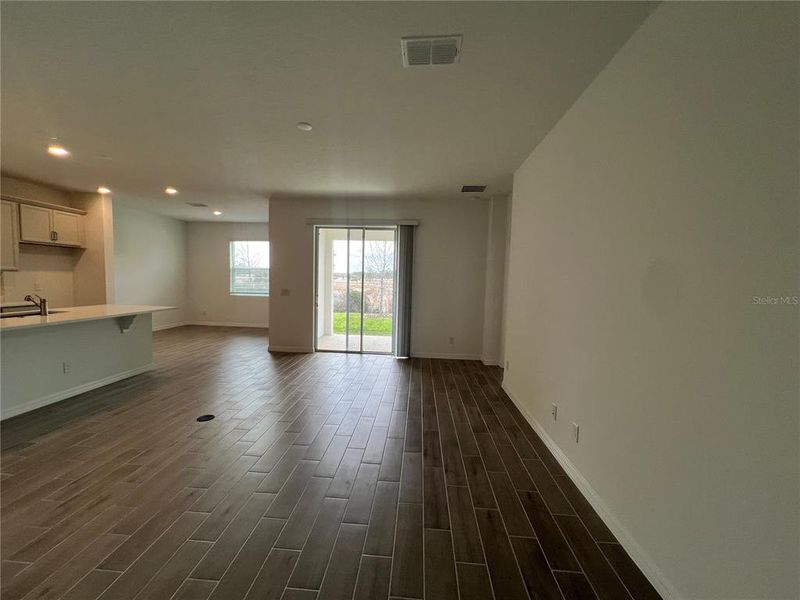 Spacious, unfurnished interior of a new home in Trinity Gardens, Deland (Image 12).