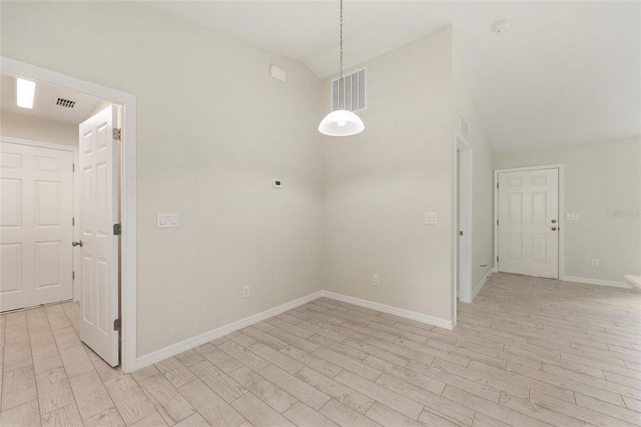 Spacious, unfurnished interior of a new home in , Ocala (Image 28).