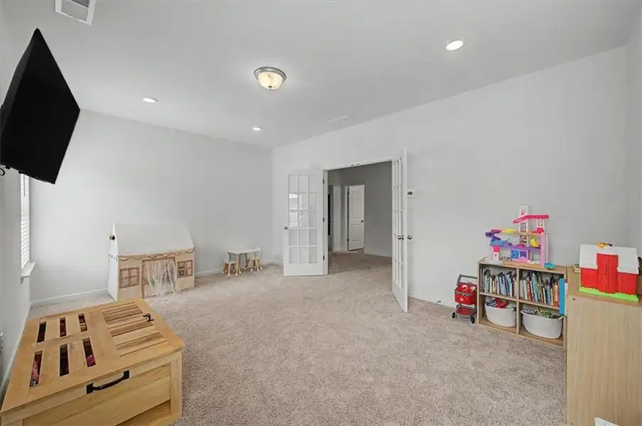 Image 33 of a home in . Image 33 of a home in .