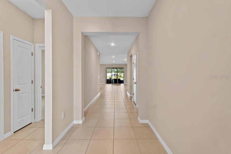 Spacious, unfurnished interior of a new home in Waterford, Brooksville (Image 33).