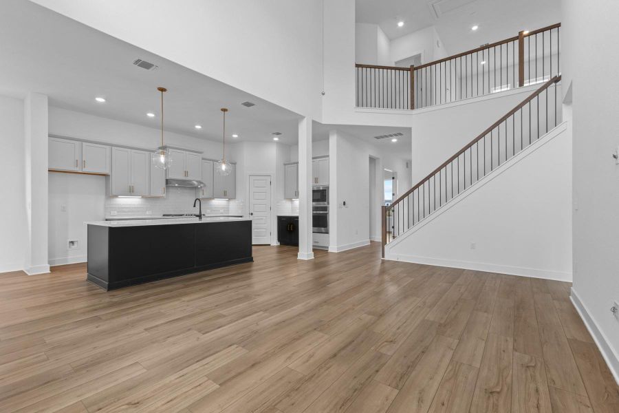 Family Room - Kitchen