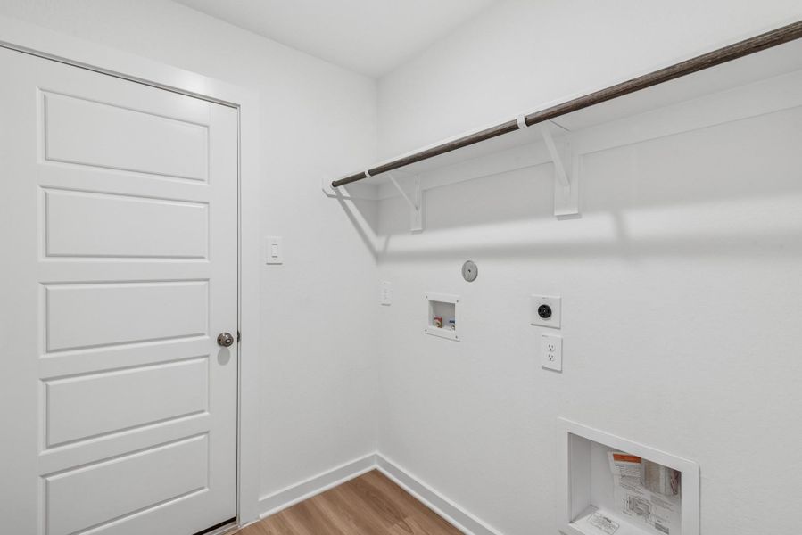 Spacious, unfurnished interior of a new home in Pinewood at Grand Texas, New Caney (Image 6).