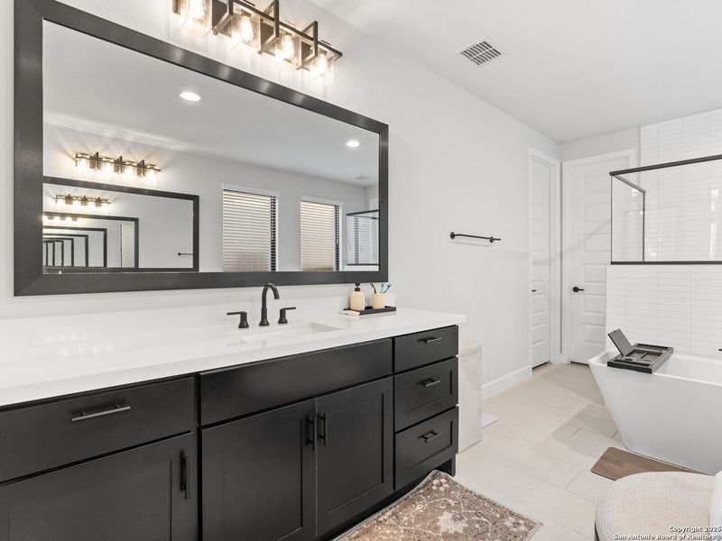 Furnished interior view inside a new home in Balcones Creek 70', Boerne (Image 23). Furnished interior view inside a new home in Balcones Creek 70', Boerne (Image 23).