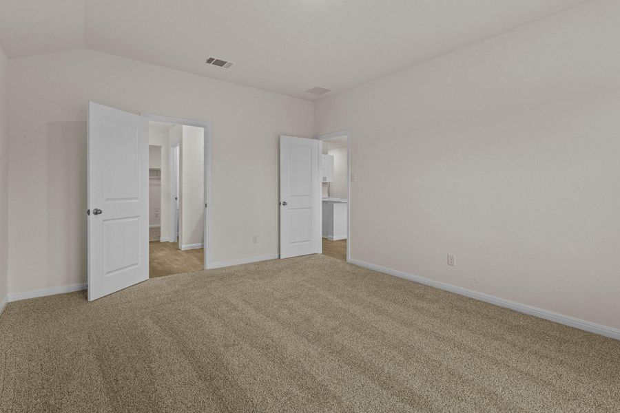 Spacious, unfurnished interior of a new home in Trace, San Marcos (Image 16).