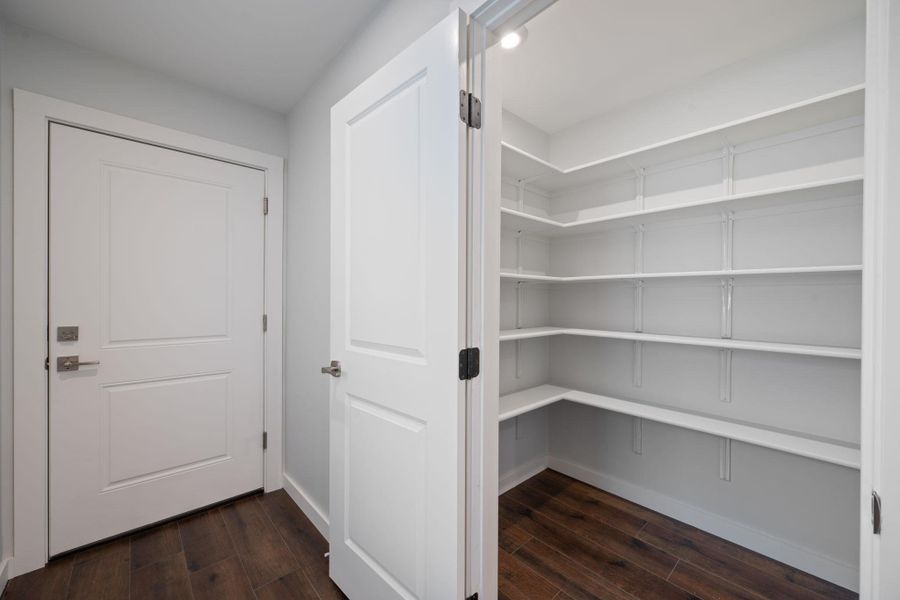 Spacious, unfurnished interior of a new home in , Burnet (Image 20).