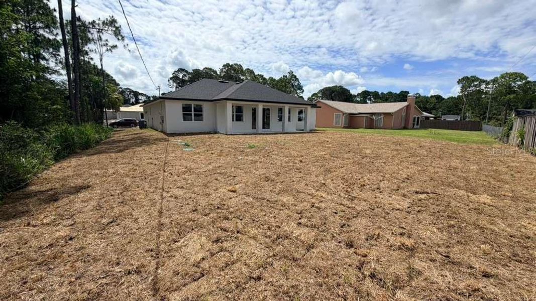 Exterior details and patio area of a home in , North Port (Image 12).