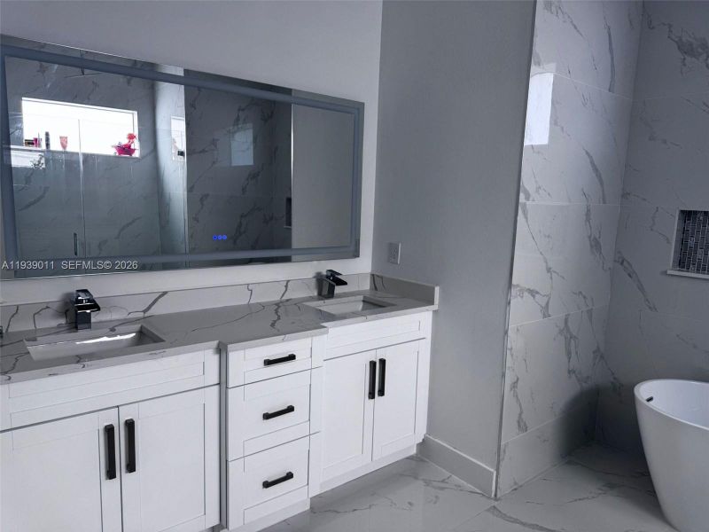 Furnished interior view inside a new home in , Lehigh Acres (Image 6).