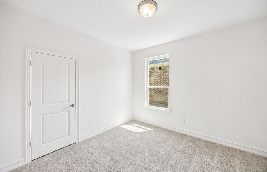 Spacious, unfurnished interior of a new home in Creekview Meadows, Pilot Point (Image 18).