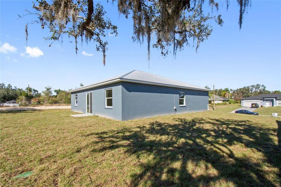 Exterior details and patio area of a home in , Lake Wales (Image 22).