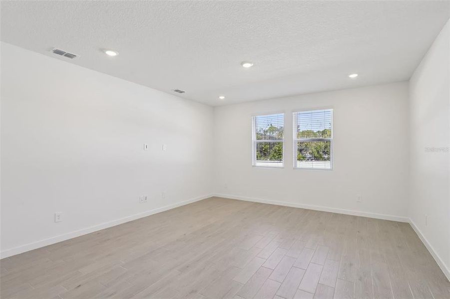 Spacious, unfurnished interior of a new home in , Palm Coast (Image 16).