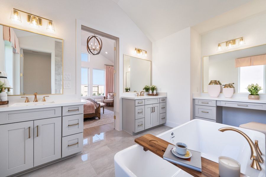 Furnished interior view inside a new home in Ellwood, Iowa Colony (Image 10).
