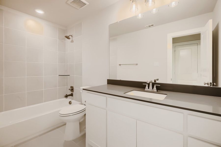 3505 Jester - Full Bathroom