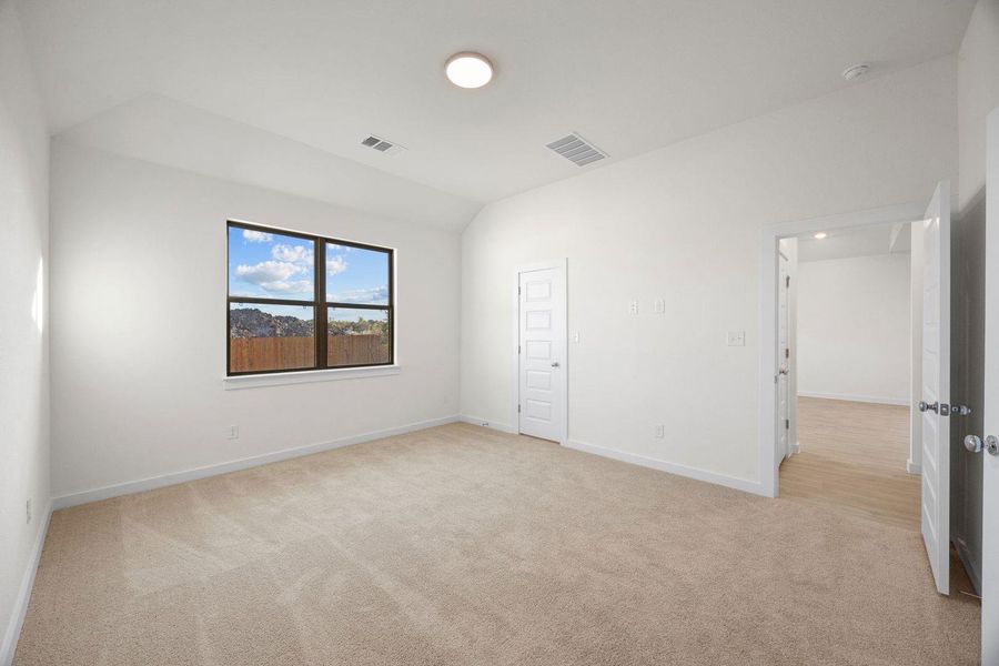 Spacious, unfurnished interior of a new home in Prairie Winds, Hutto (Image 18).