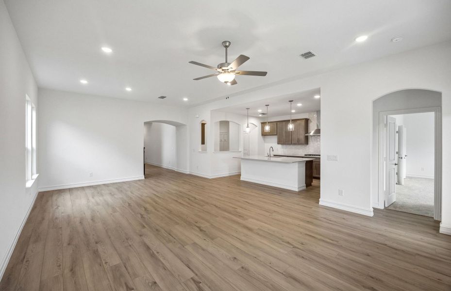 Spacious, unfurnished interior of a new home in Creekview Meadows, Pilot Point (Image 16). Spacious, unfurnished interior of a new home in Creekview Meadows, Pilot Point (Image 16).
