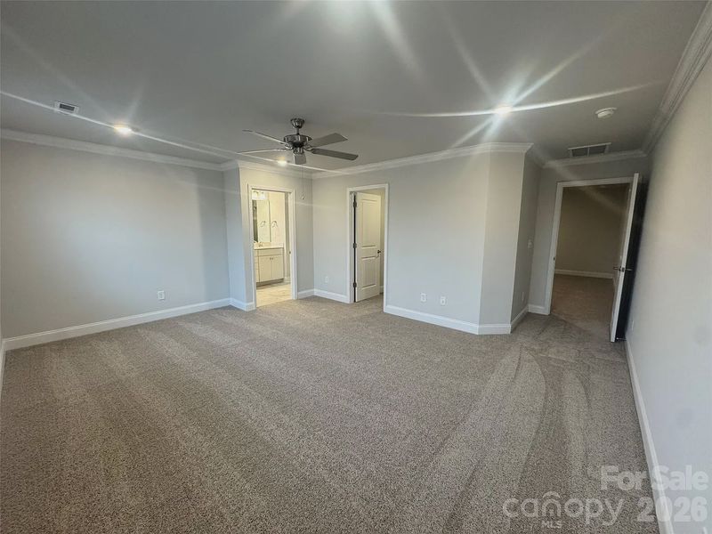 Spacious, unfurnished interior of a new home in Pine Trace, Gastonia (Image 16). Spacious, unfurnished interior of a new home in Pine Trace, Gastonia (Image 16).