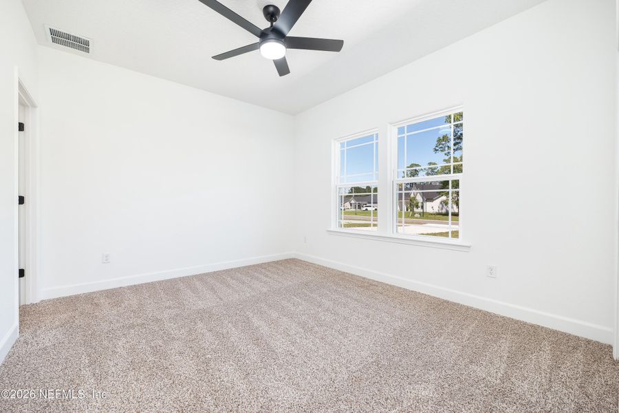 Spacious, unfurnished interior of a new home in , Palatka (Image 19).