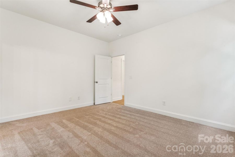Spacious, unfurnished interior of a new home in , Gastonia (Image 7).